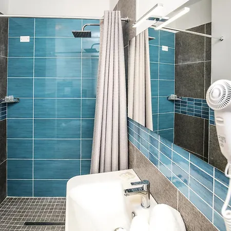 The Square 게스트하우스 카스텔사르도