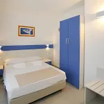 The Square 4* Кастельсардо