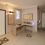 The Square 4* Кастельсардо